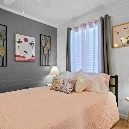 The Pink Oasis Waterfront 1 Bed Apt Apartment แทมปา ภายนอก รูปภาพ